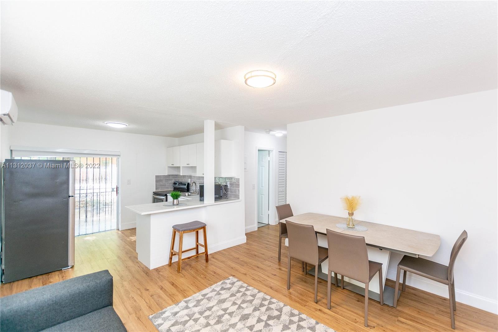 See details / sq. ft. $ 2022-12-06 0 Photo