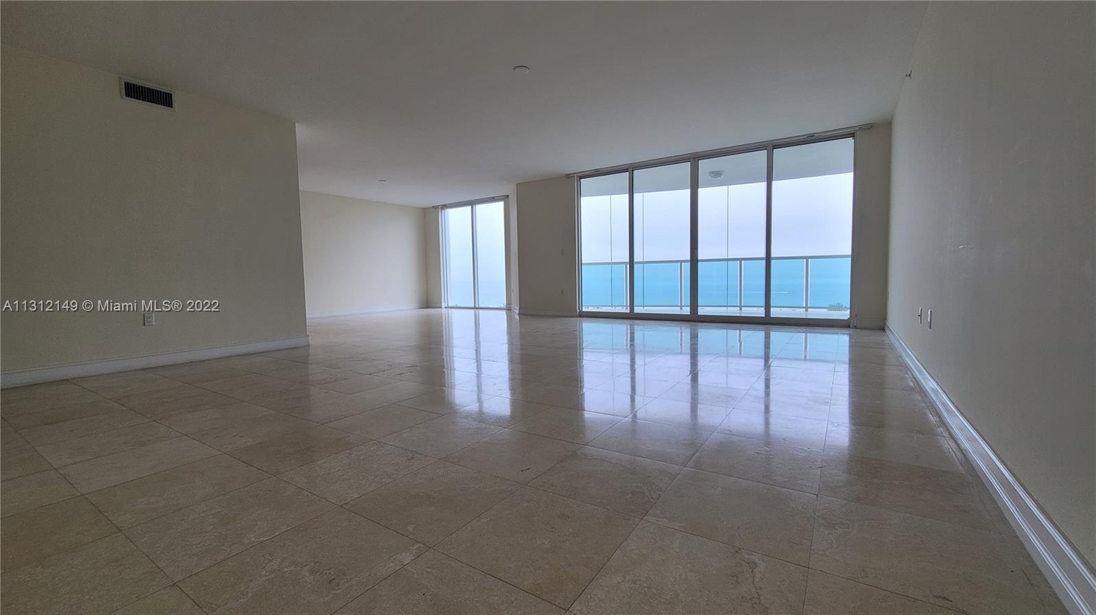 Photo of 20201 Country Club Dr #2203, Aventura, Florida, 33180 -