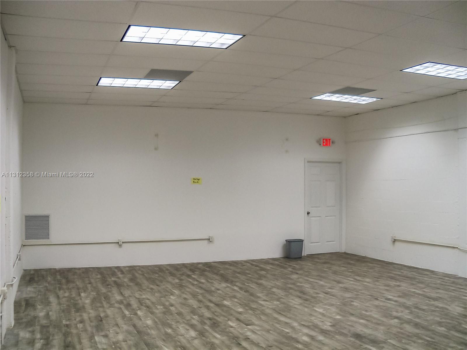 See details 105 / sq. ft. $ 2022-12-07 0 Photo