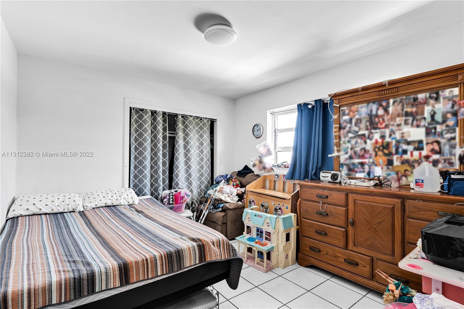 See details / 2700 sq. ft. $ 2022-12-07 0 Photo