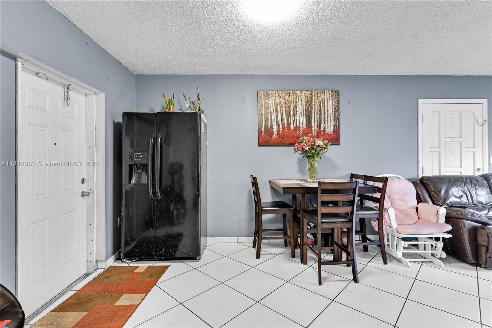 See details / 2700 sq. ft. $ 2022-12-07 0 Photo