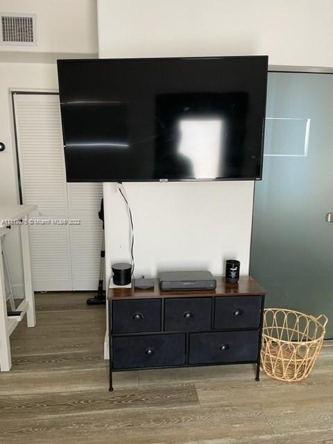 See details / 2163 sq. ft. $ 2022-12-07 0 Photo