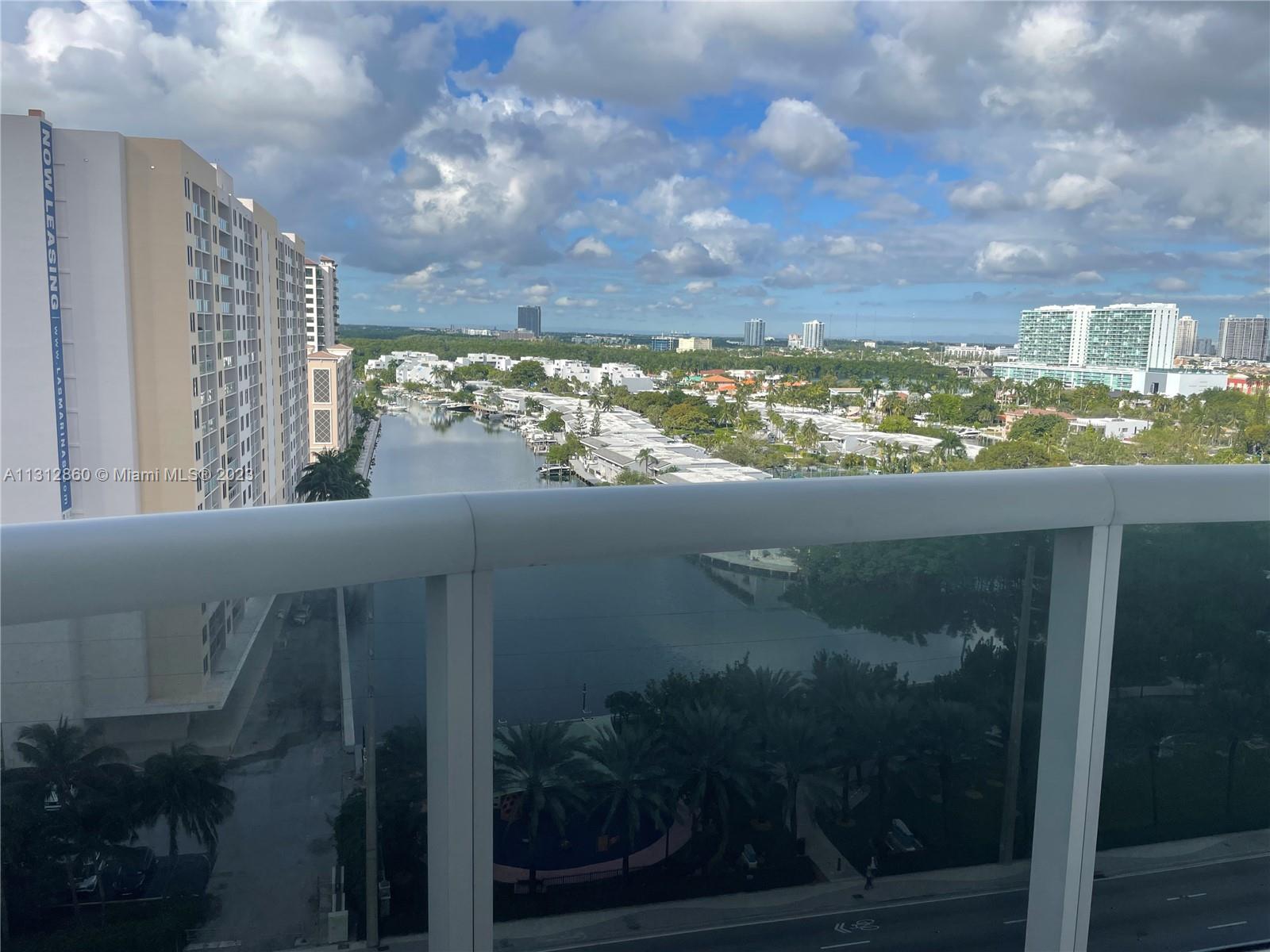 See details 1006 3 / 3 2327 sq. ft. $ 2023-01-20 0 Photo