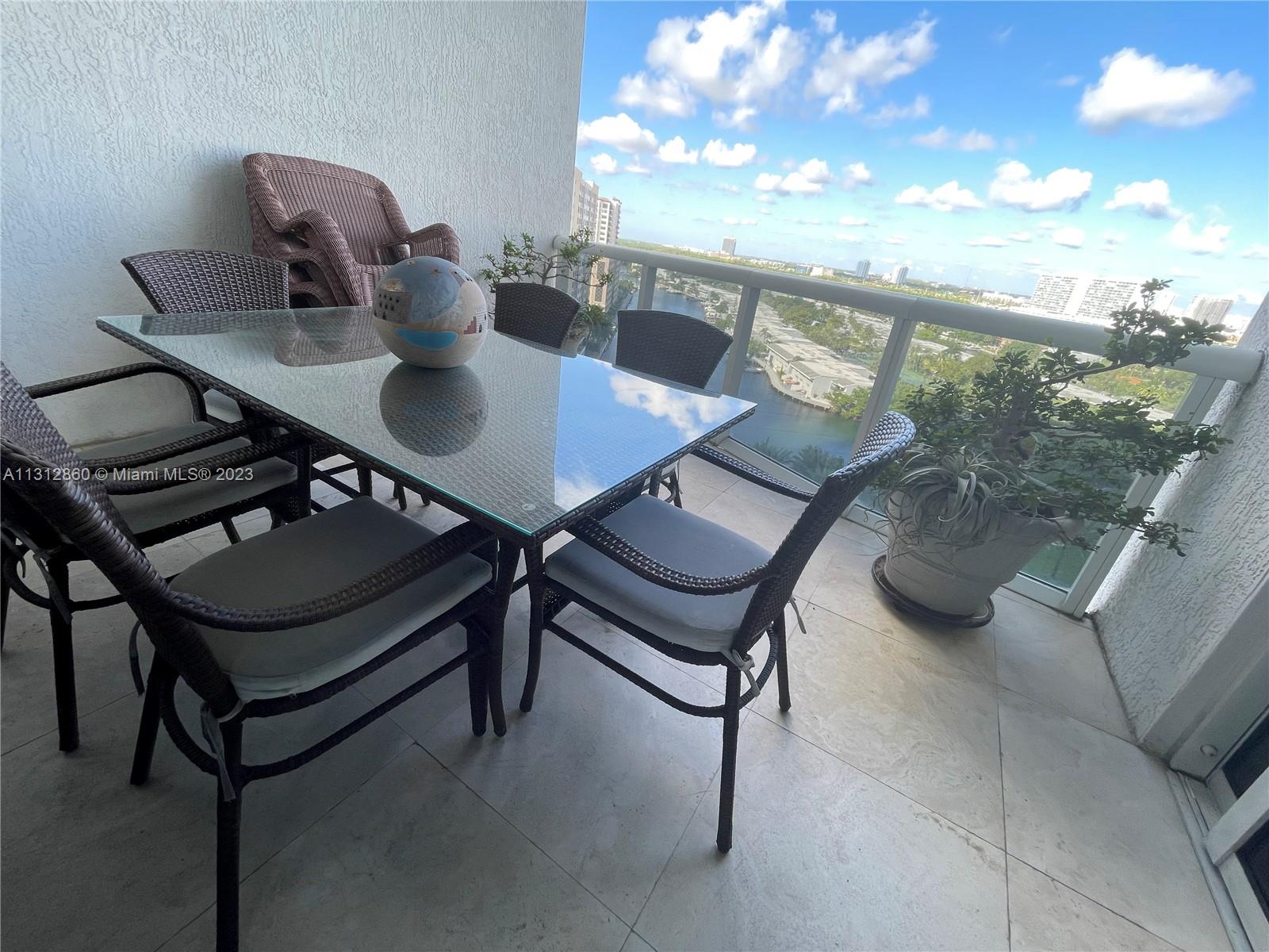 See details 1006 3 / 3 2327 sq. ft. $ 2023-01-20 0 Photo