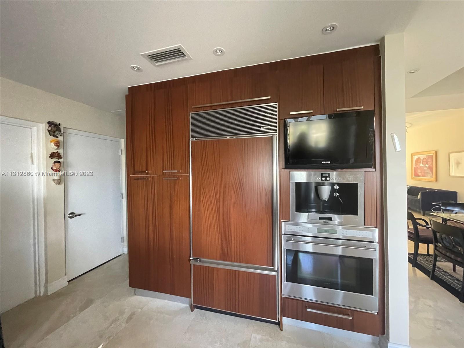 See details 1006 3 / 3 2327 sq. ft. $ 2023-01-20 0 Photo