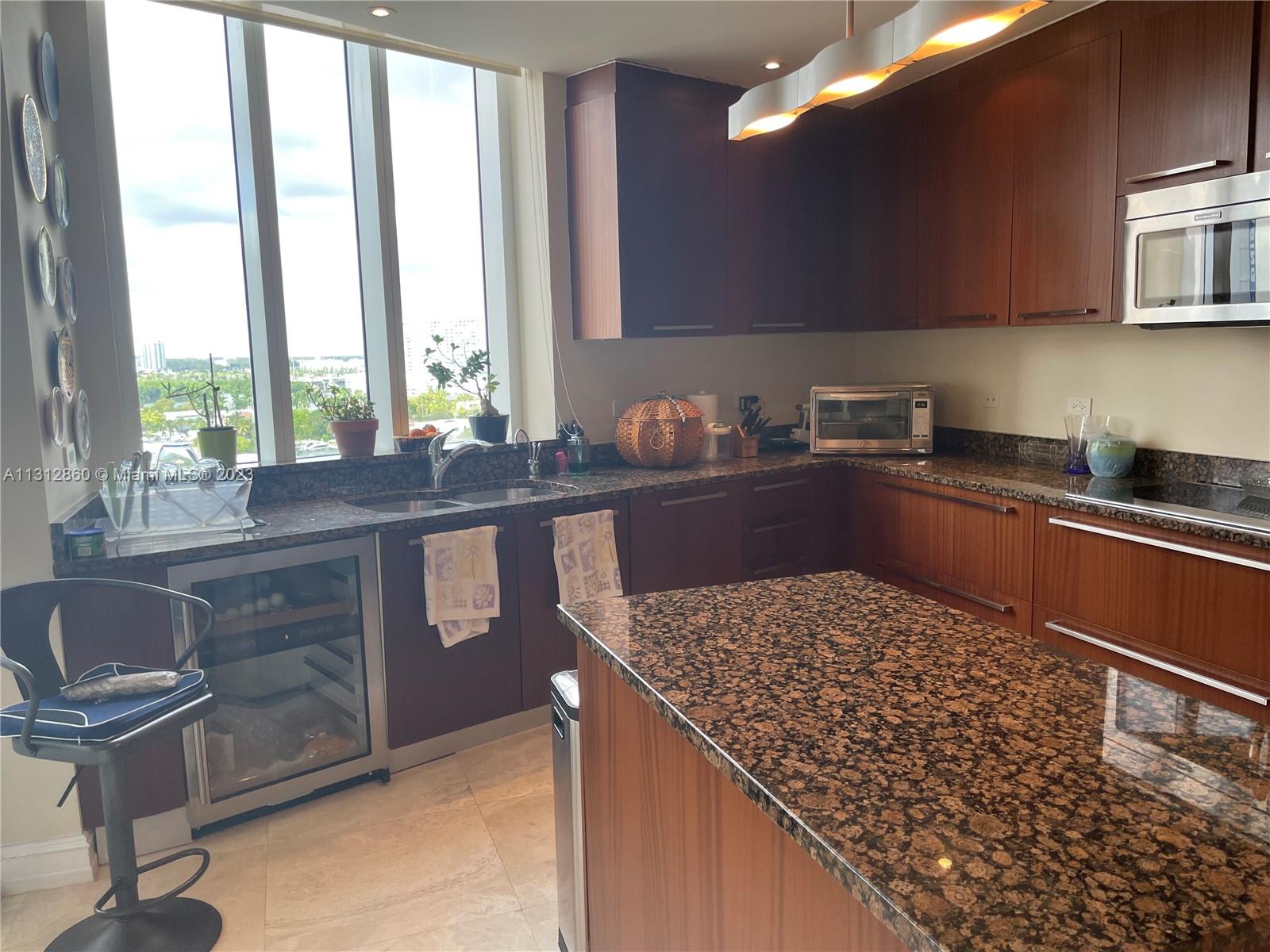 See details 1006 3 / 3 2327 sq. ft. $ 2023-01-20 0 Photo