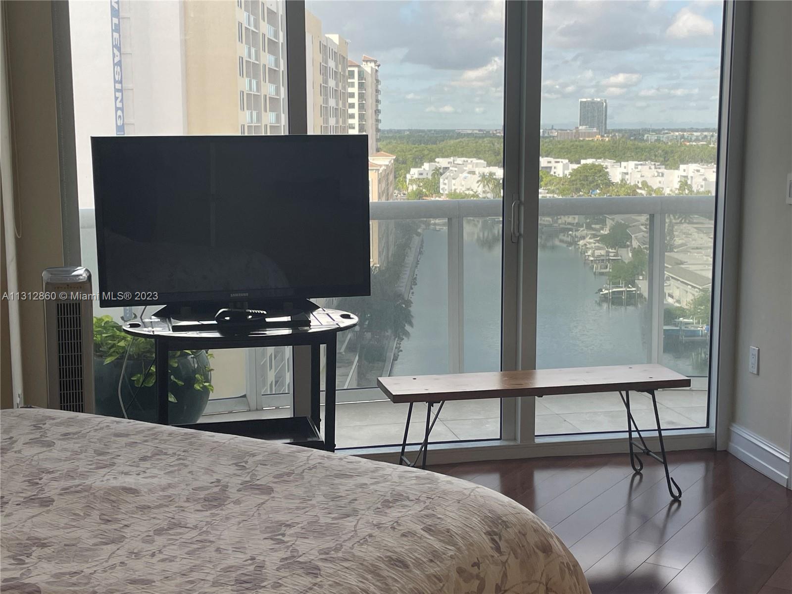 See details 1006 3 / 3 2327 sq. ft. $ 2023-01-20 0 Photo