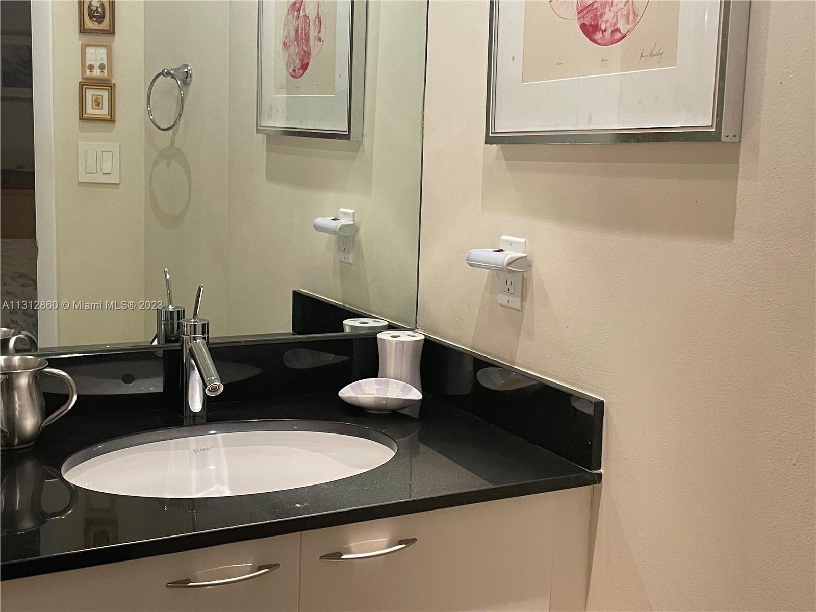 See details 1006 3 / 3 2327 sq. ft. $ 2023-01-20 0 Photo