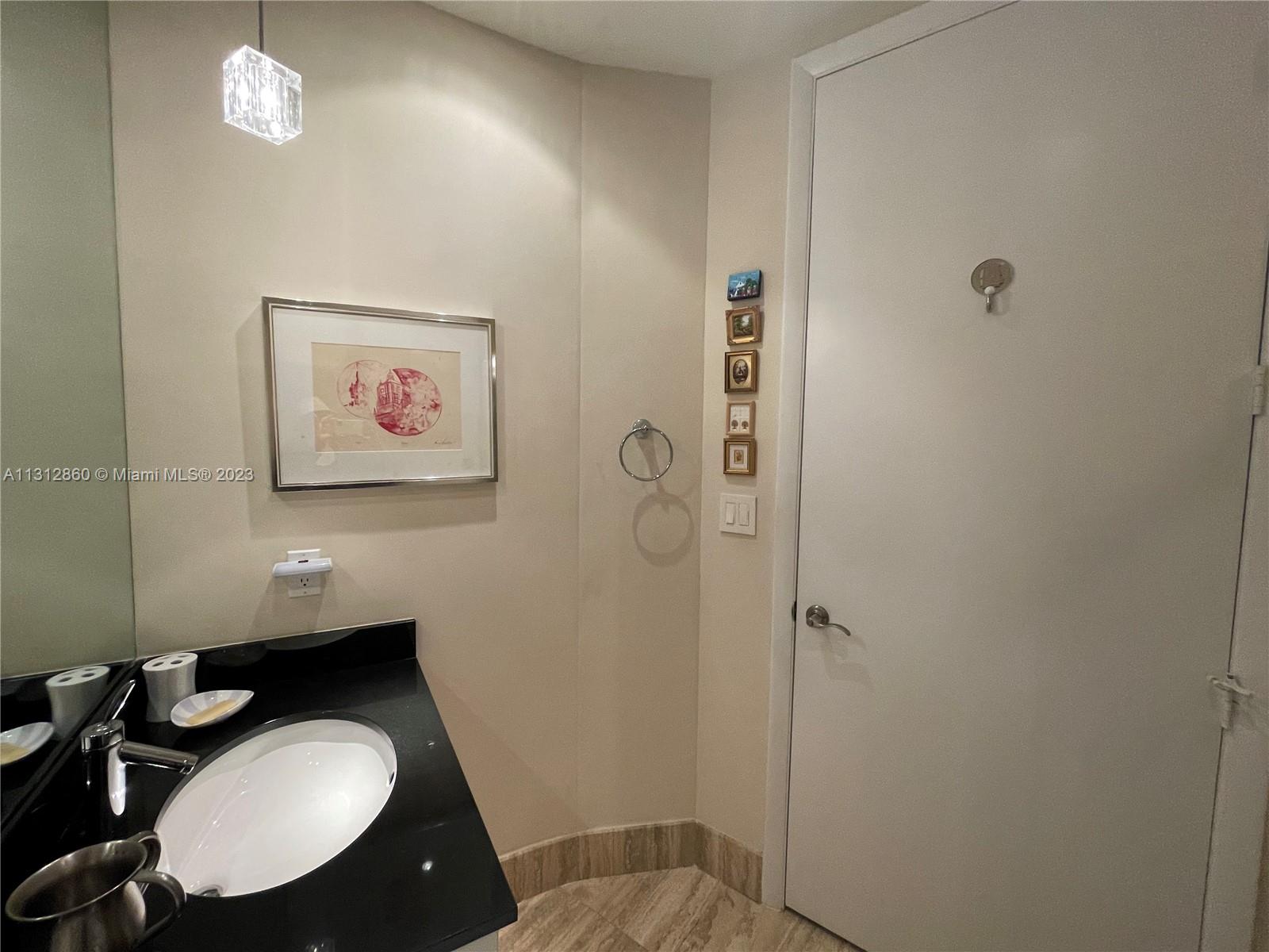 See details 1006 3 / 3 2327 sq. ft. $ 2023-01-20 0 Photo