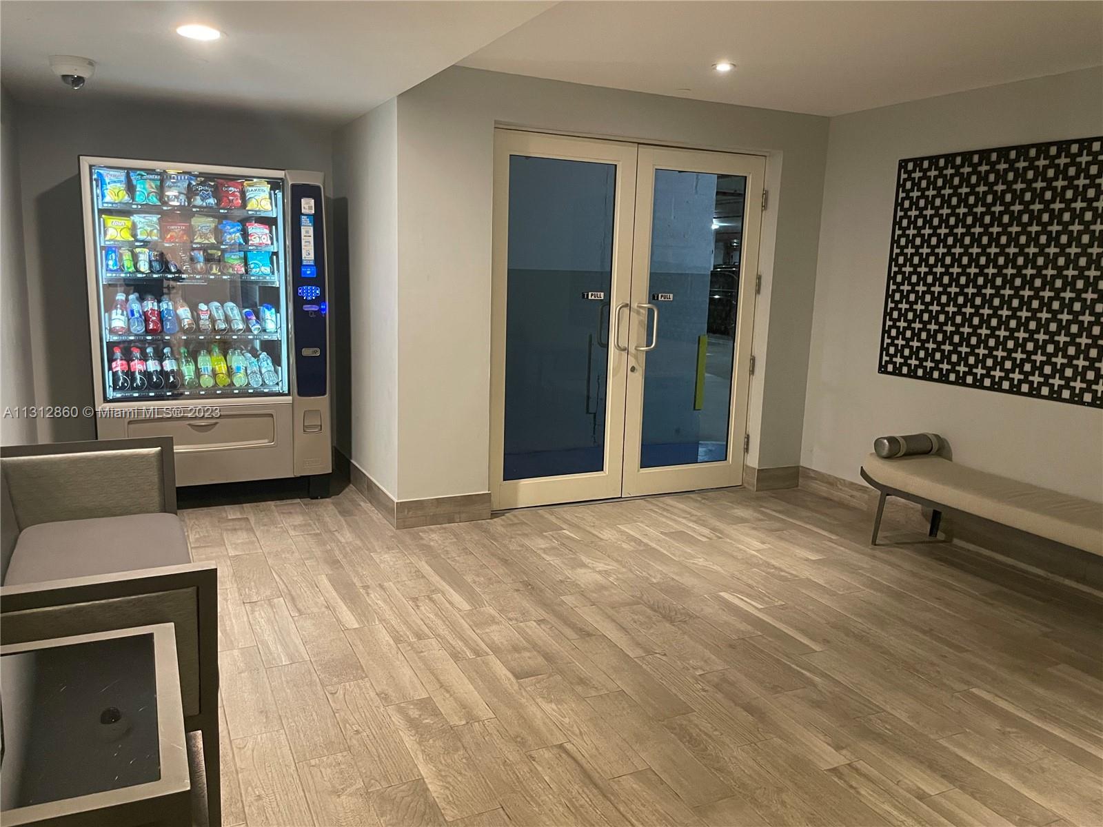 See details 1006 3 / 3 2327 sq. ft. $ 2023-01-20 0 Photo