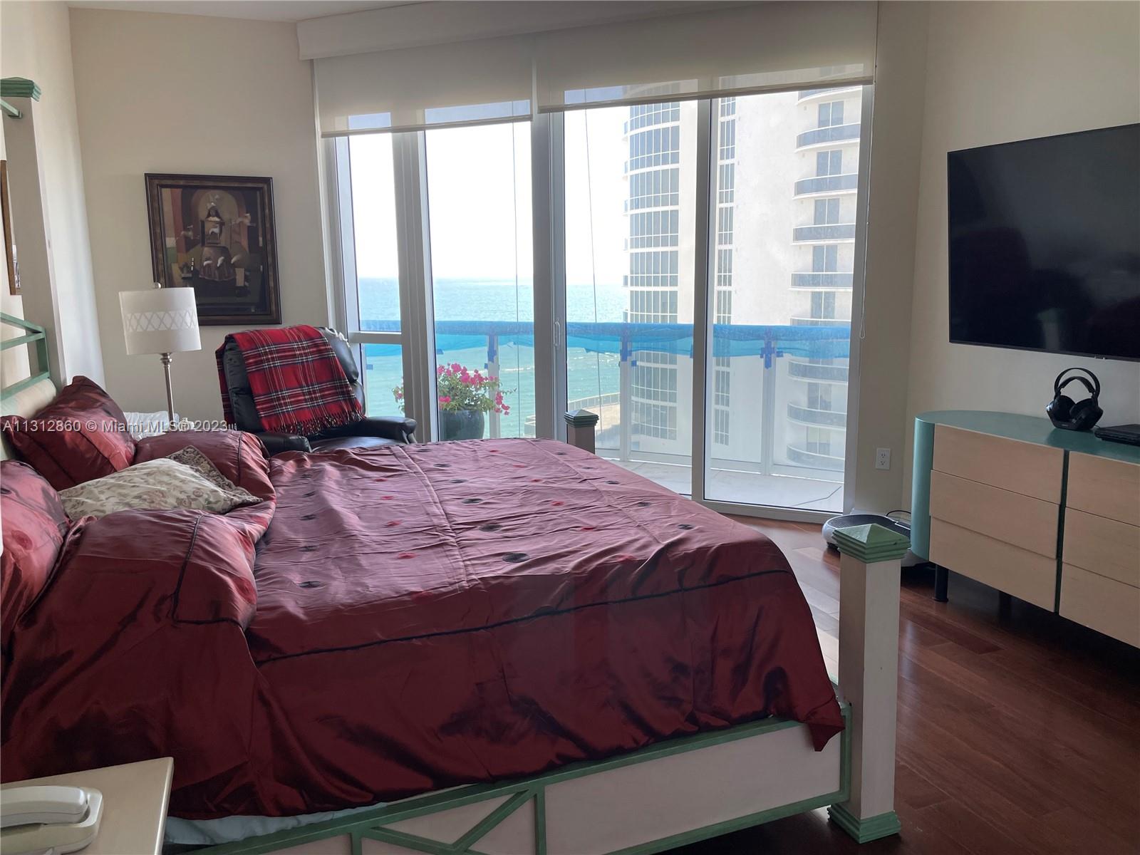 See details 1006 3 / 3 2327 sq. ft. $ 2023-01-20 0 Photo