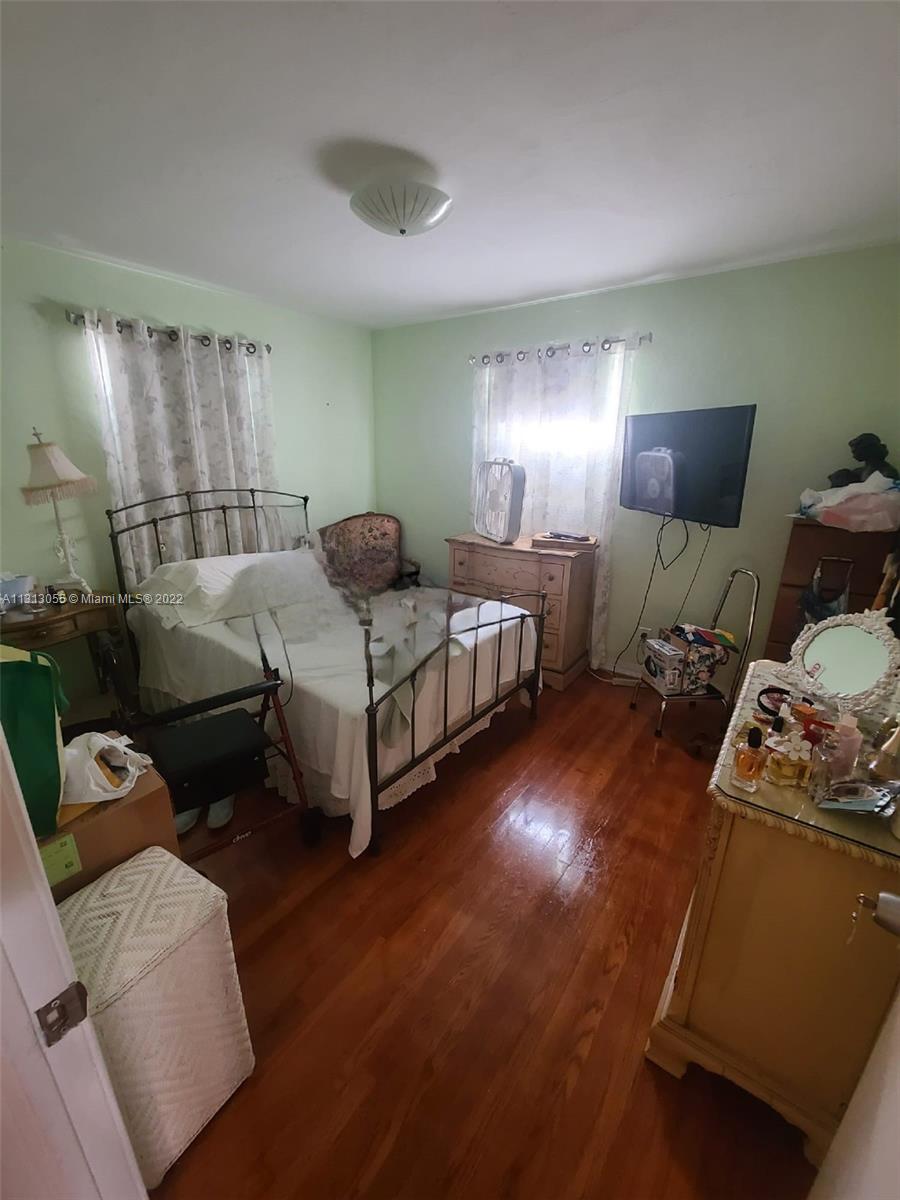 See details / 2850 sq. ft. $ 2022-12-08 0 Photo