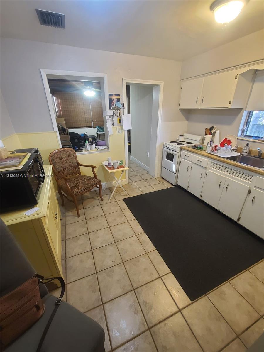 See details / 2850 sq. ft. $ 2022-12-08 0 Photo