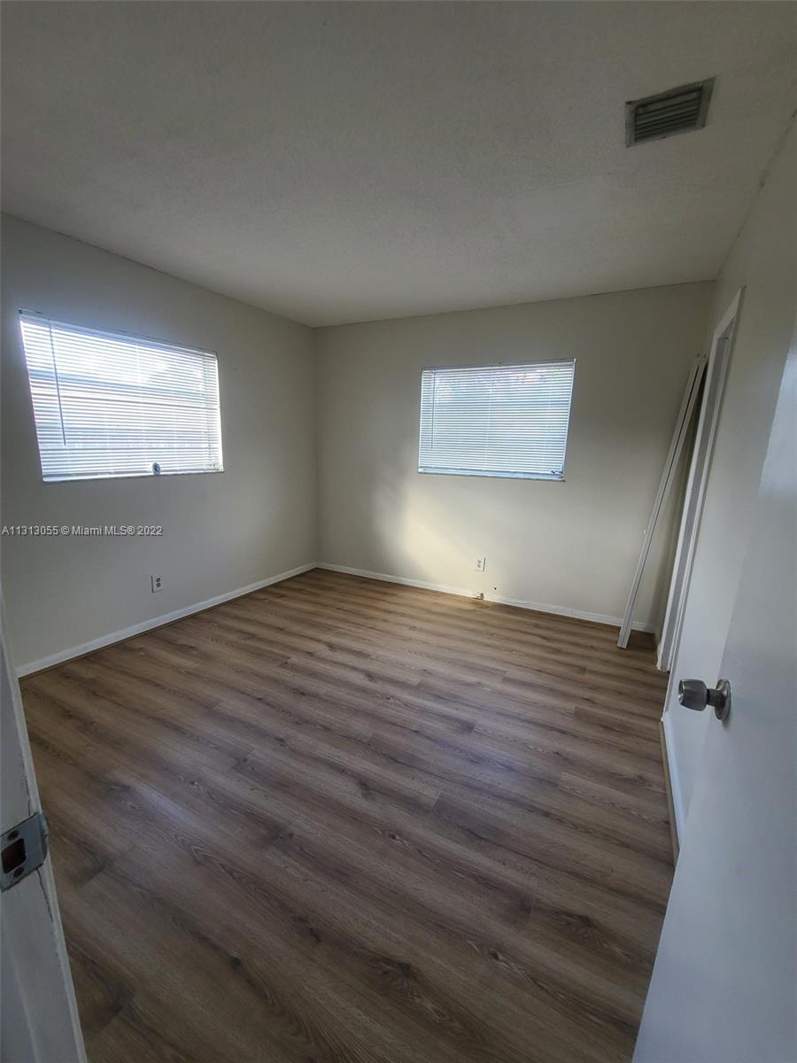 See details / 2850 sq. ft. $ 2022-12-08 0 Photo
