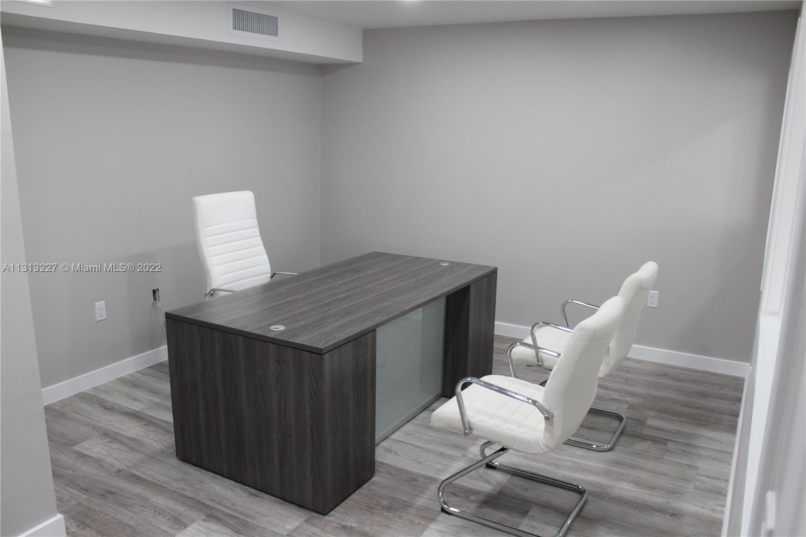 See details G22 / sq. ft. $ 2022-12-08 0 Photo