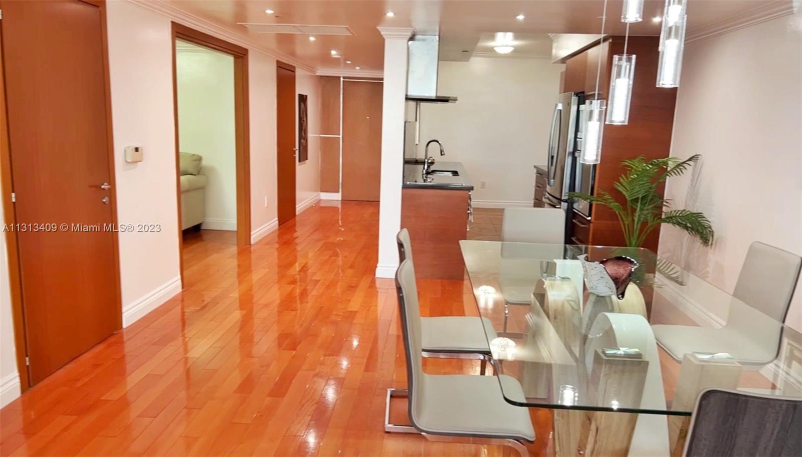 Ver detalles 2608 3 / 3 1571 sq. ft. $ 2023-01-10 0 foto