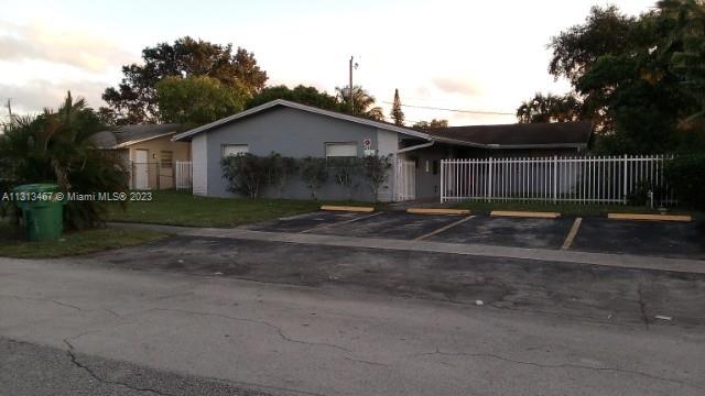 See details / 2215 sq. ft. $ 2022-12-09 0 Photo