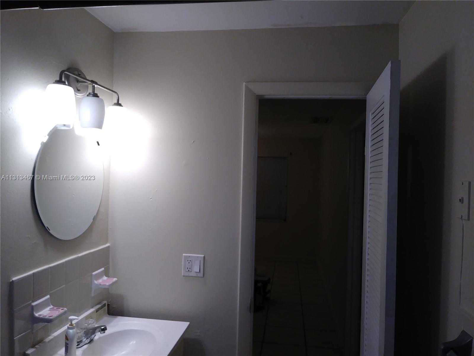 See details / 2215 sq. ft. $ 2022-12-09 0 Photo