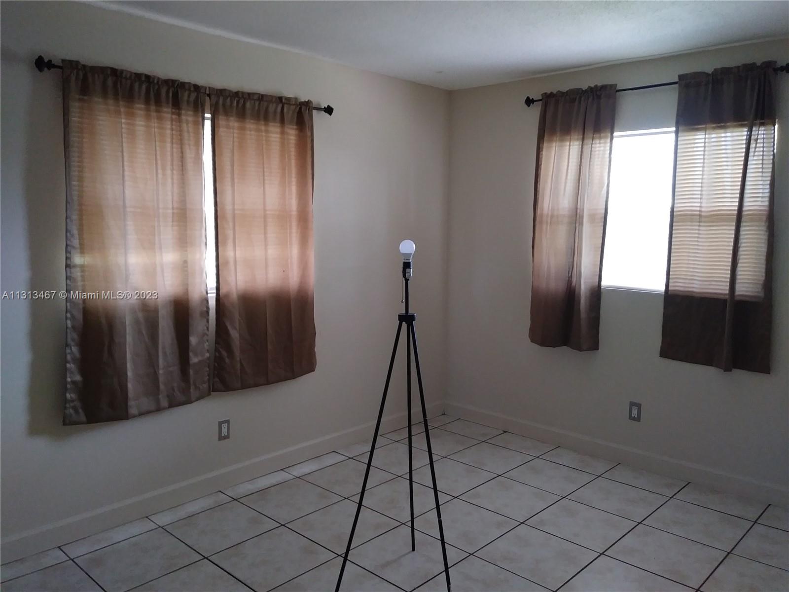 See details / 2215 sq. ft. $ 2022-12-09 0 Photo