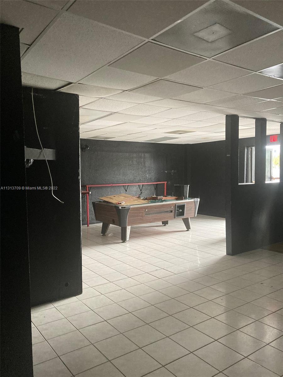 See details 902 Burlignton St / sq. ft. $ 2022-12-09 0 Photo