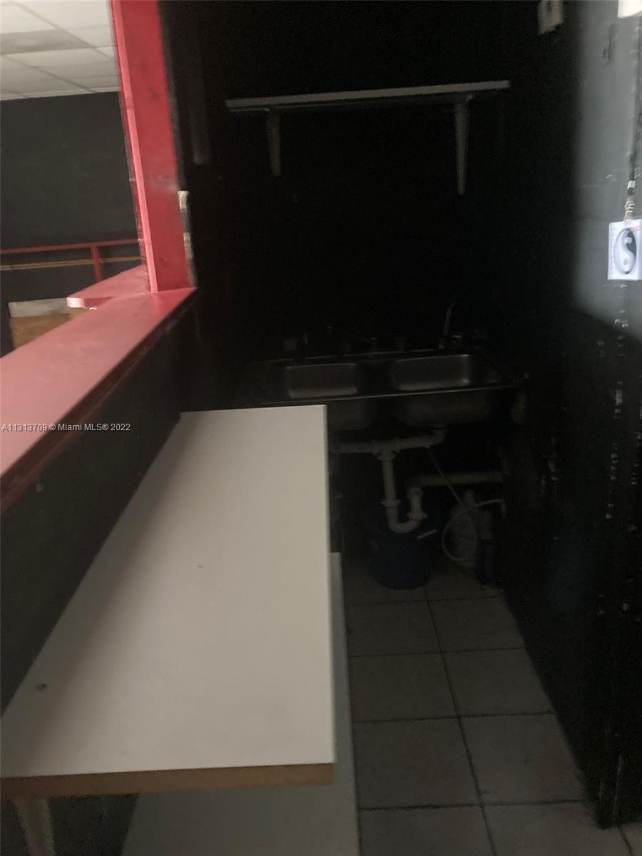 See details 902 Burlignton St / sq. ft. $ 2022-12-09 0 Photo