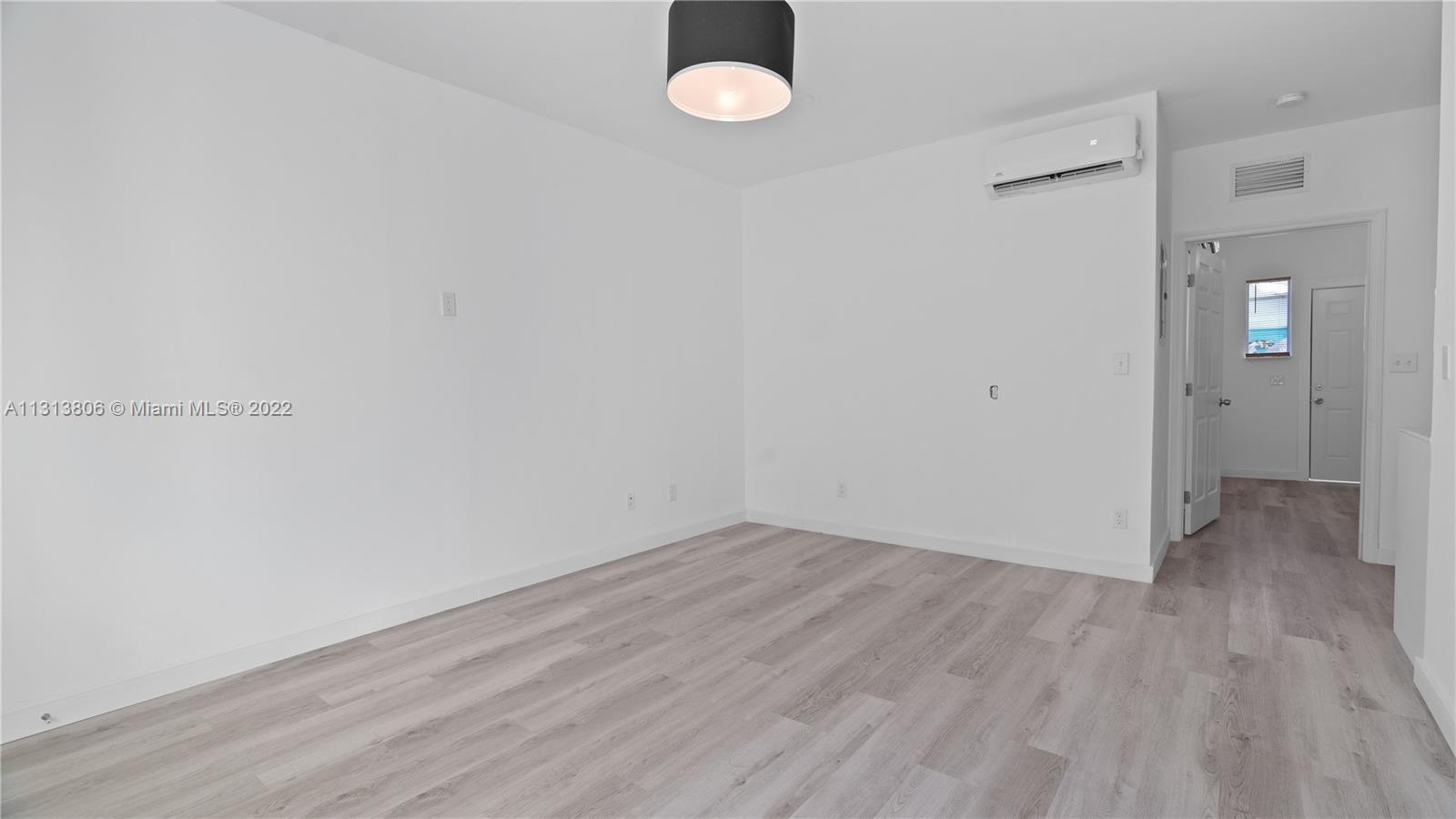 See details / sq. ft. $ 2022-12-09 0 Photo