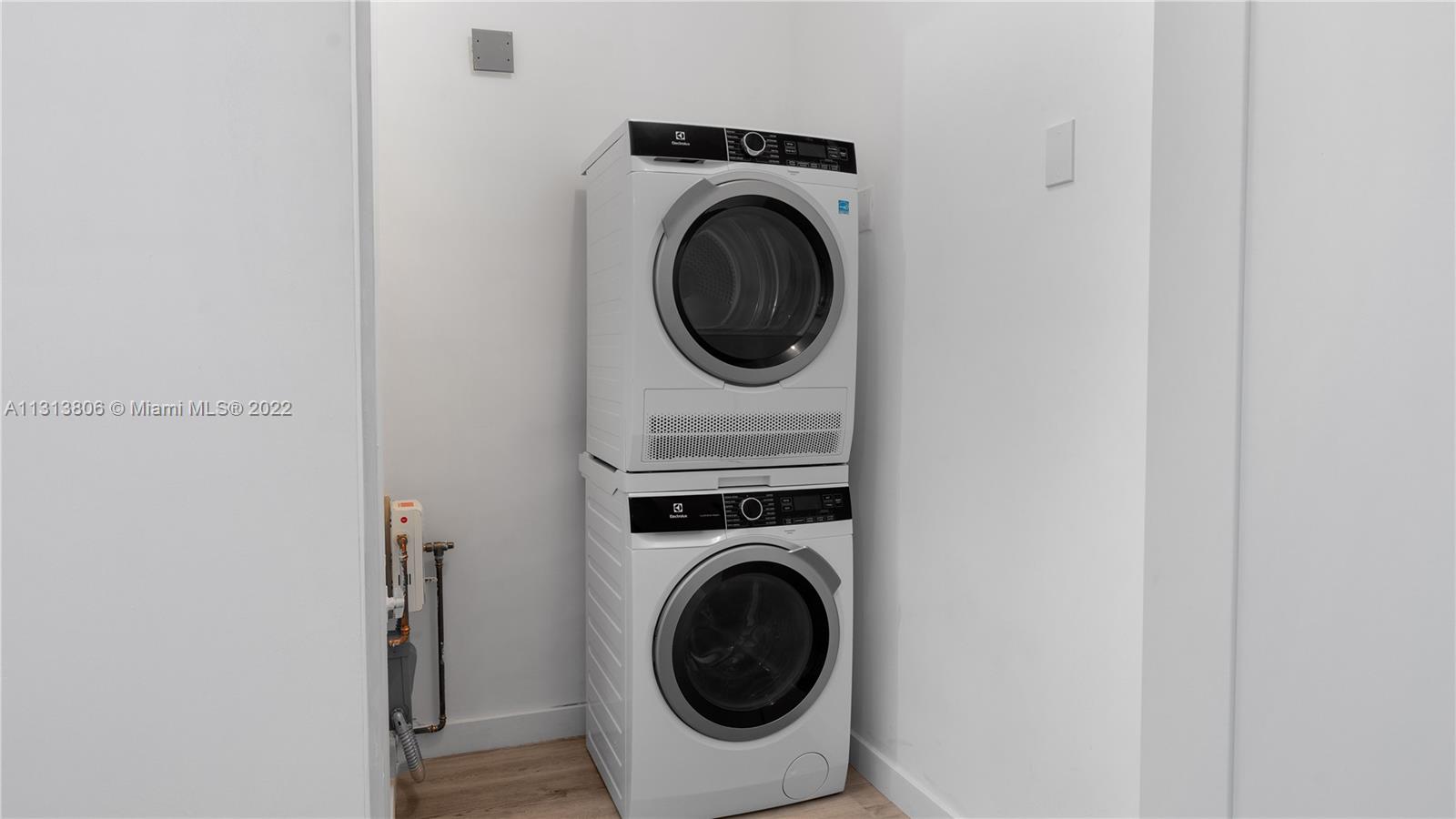 See details / sq. ft. $ 2022-12-09 0 Photo