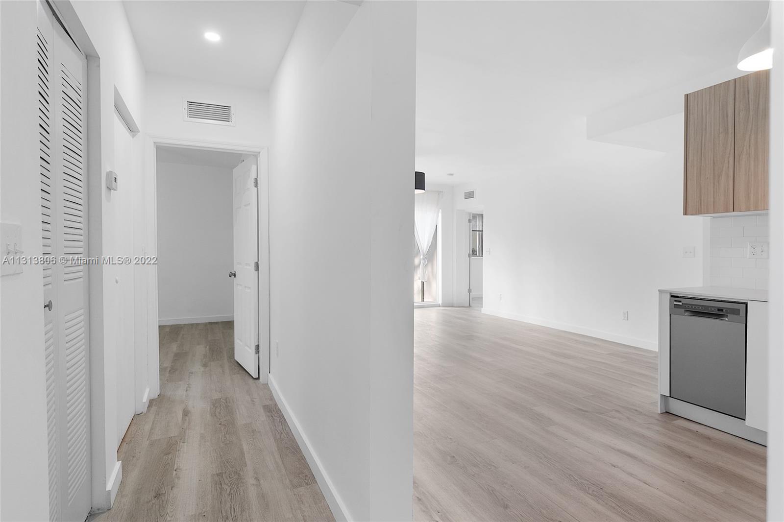 See details / sq. ft. $ 2022-12-09 0 Photo