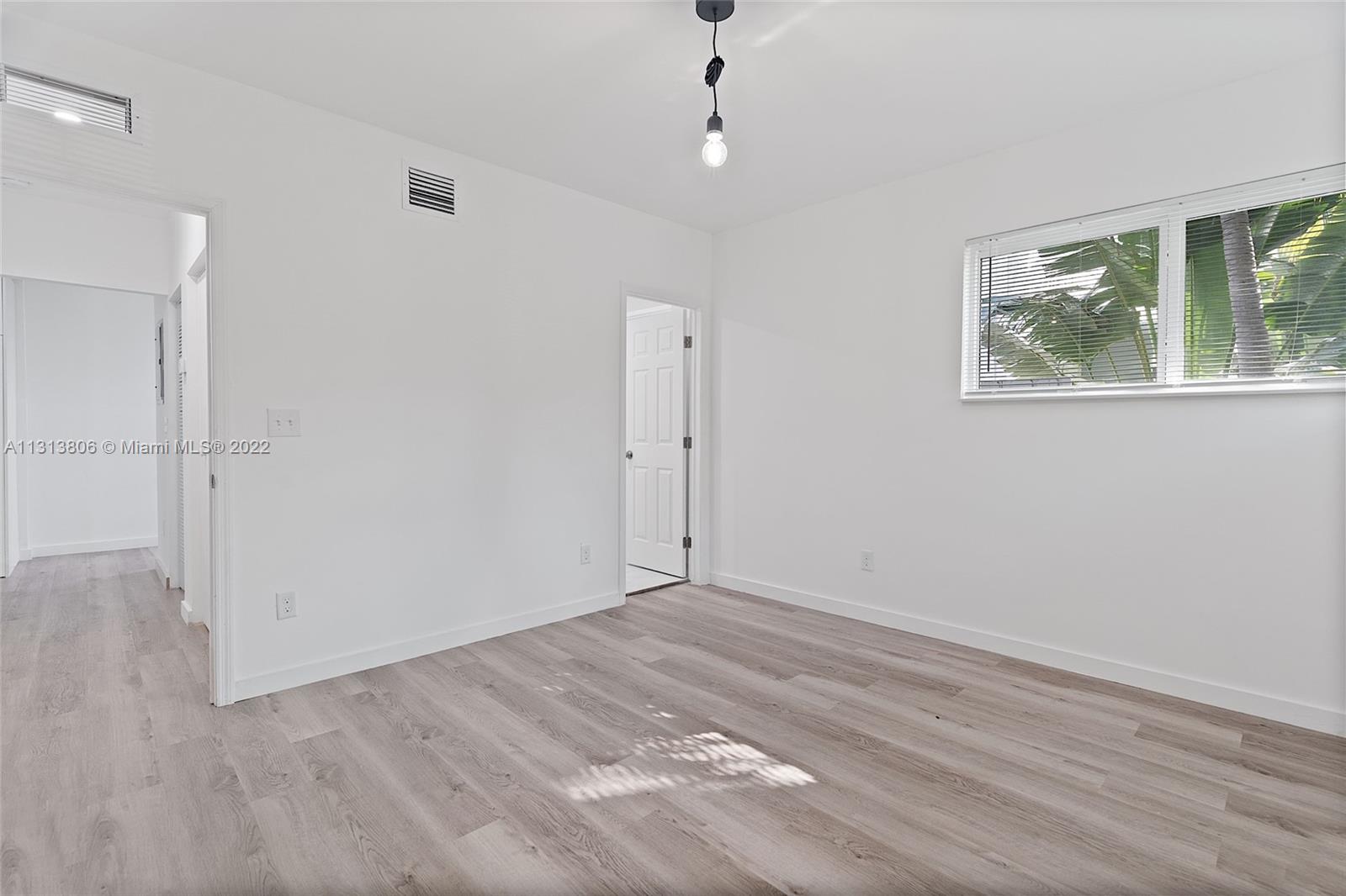 See details / sq. ft. $ 2022-12-09 0 Photo