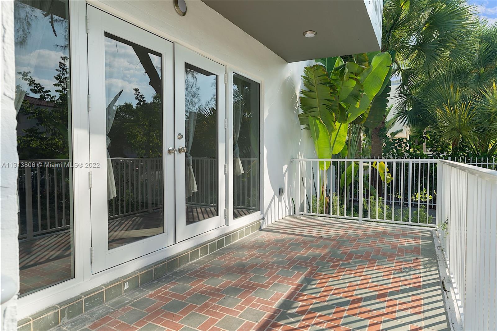 See details / sq. ft. $ 2022-12-09 0 Photo