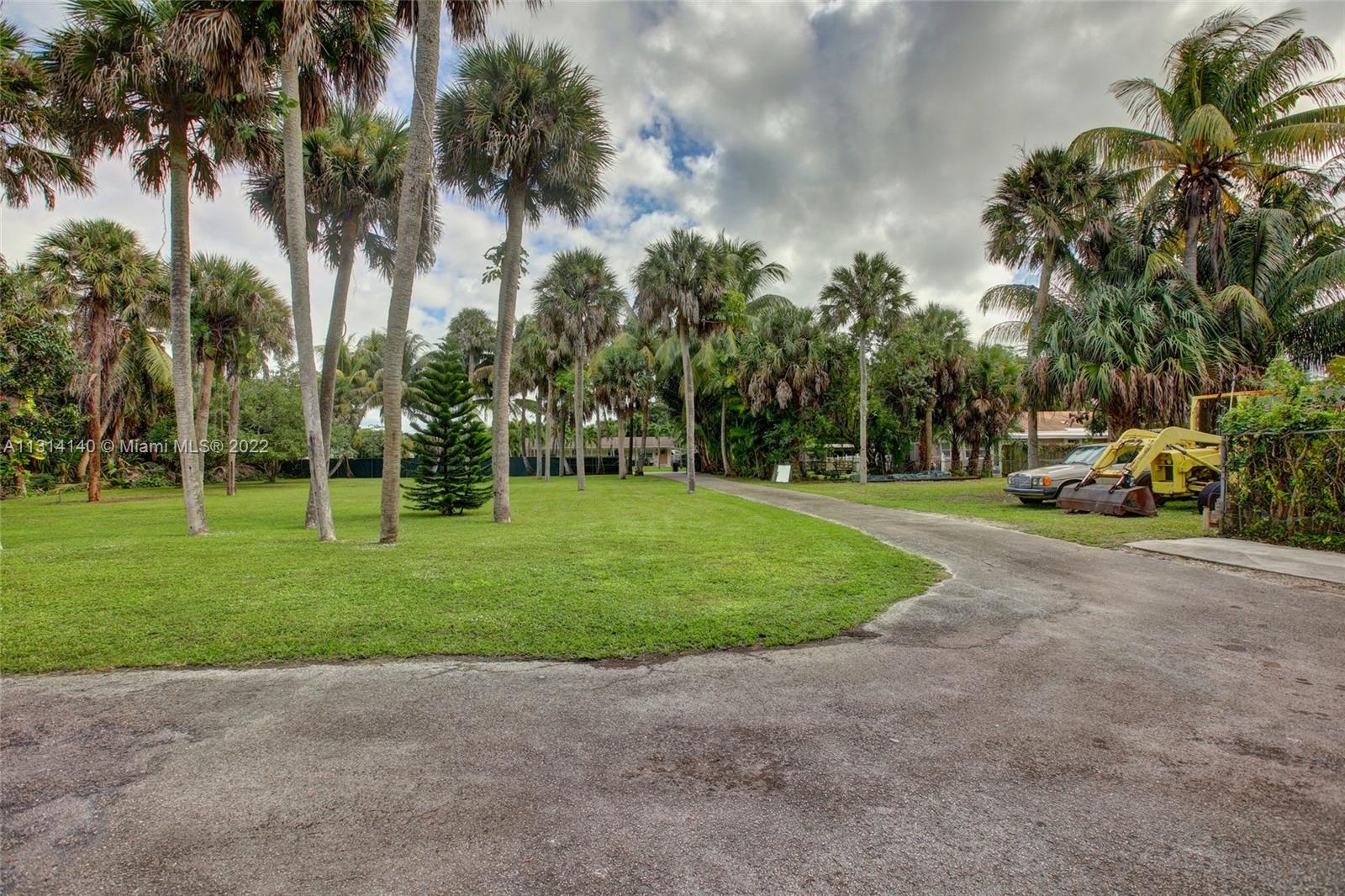 See details / 4393 sq. ft. $ 2023-01-16 0 Photo