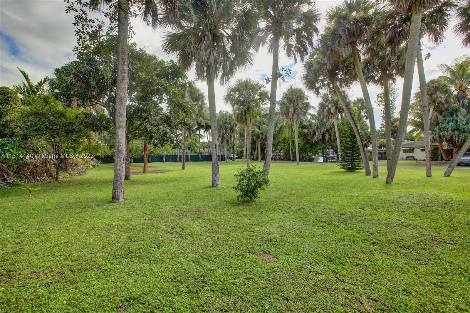 See details / 4393 sq. ft. $ 2023-01-16 0 Photo