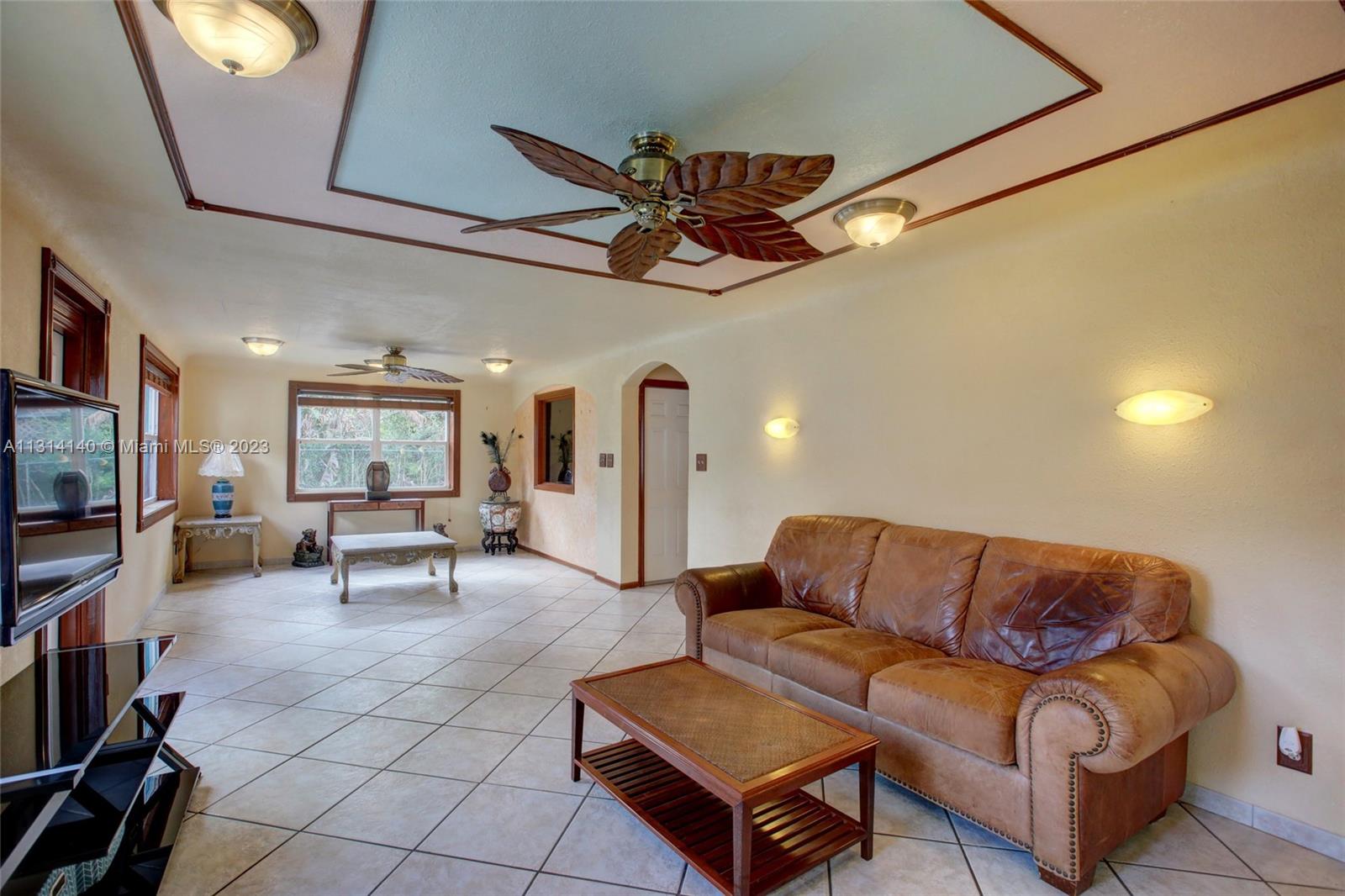 See details / 4393 sq. ft. $ 2023-01-16 0 Photo