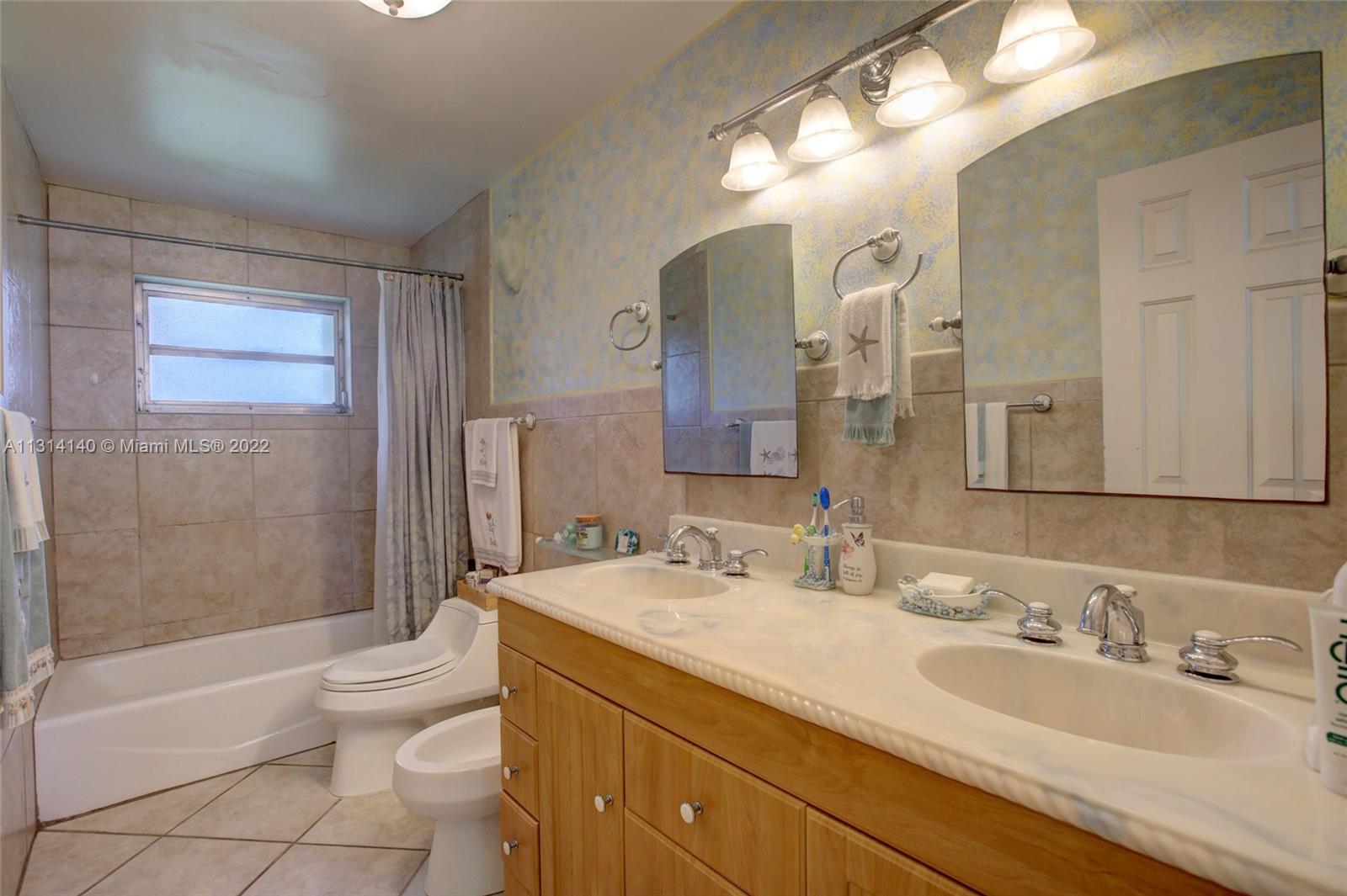 See details / 4393 sq. ft. $ 2023-01-16 0 Photo