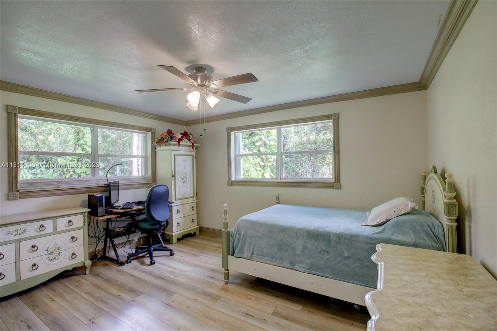 See details / 4393 sq. ft. $ 2023-01-16 0 Photo