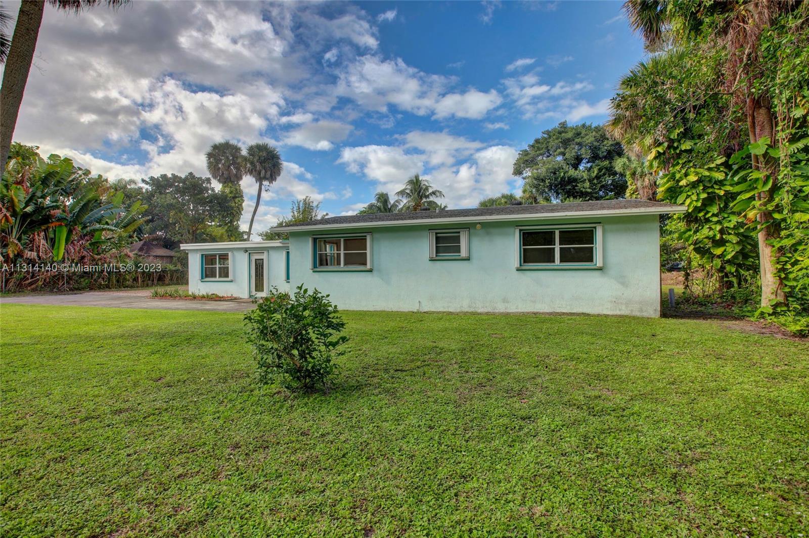 See details / 4393 sq. ft. $ 2023-01-16 0 Photo