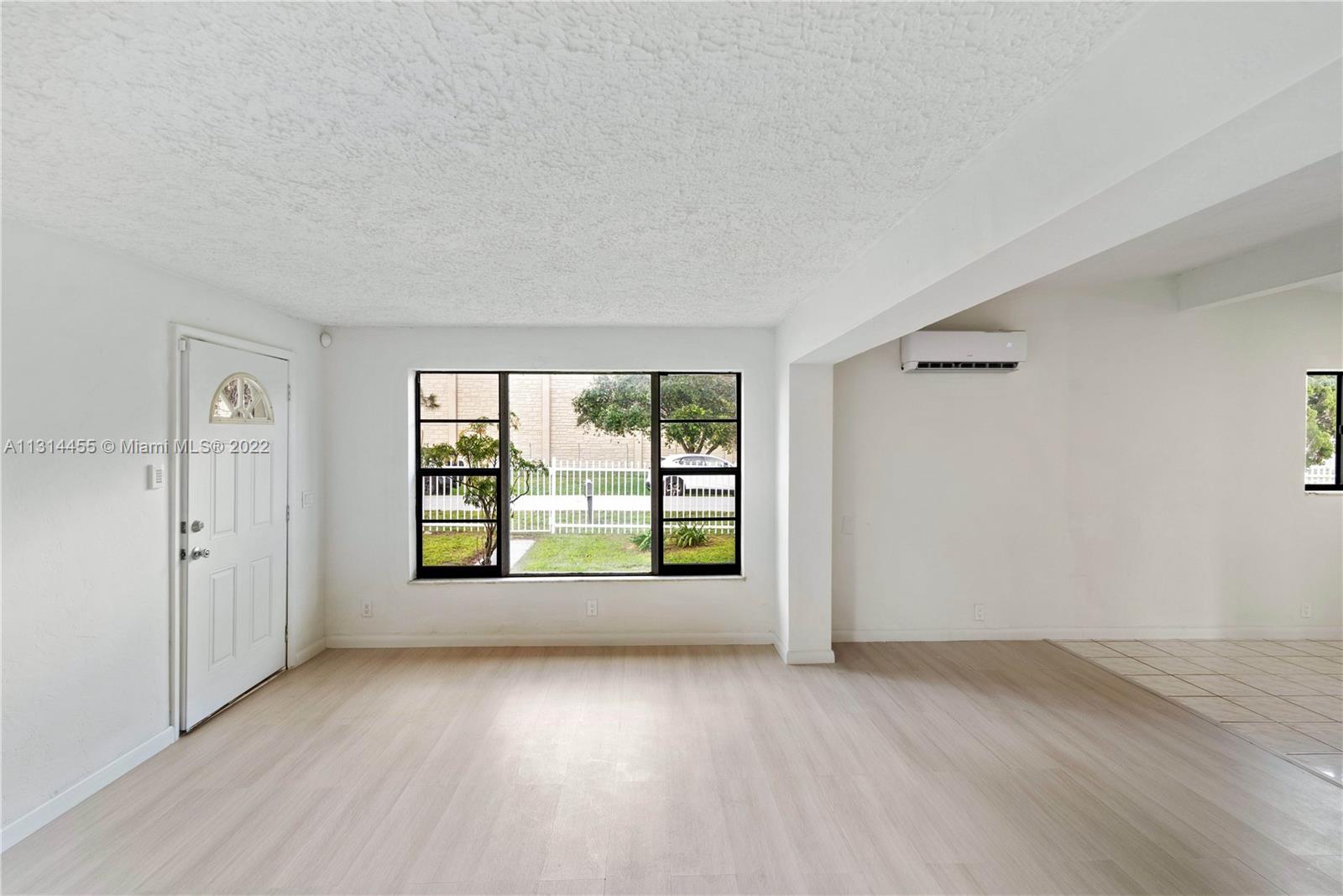 See details 3360 3 / 2 1620 sq. ft. $ 2023-01-23 0 Photo