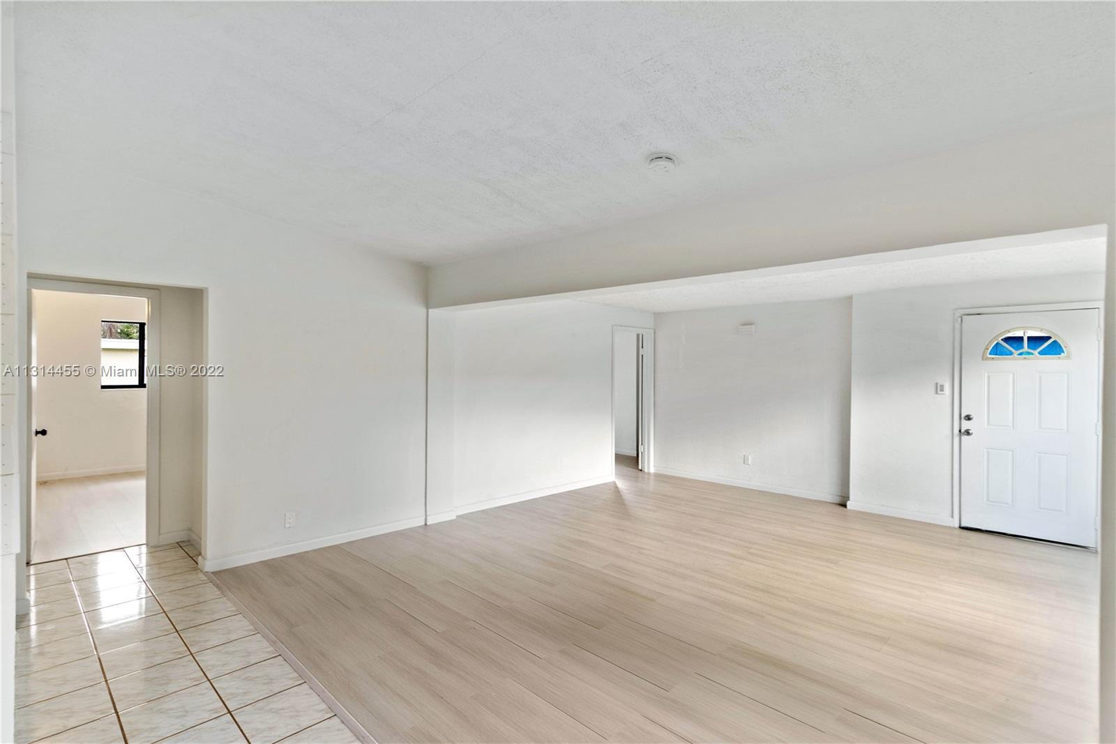 See details 3360 3 / 2 1620 sq. ft. $ 2023-01-23 0 Photo