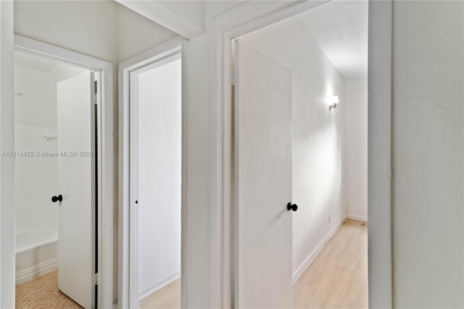 See details 3360 3 / 2 1620 sq. ft. $ 2023-01-23 0 Photo