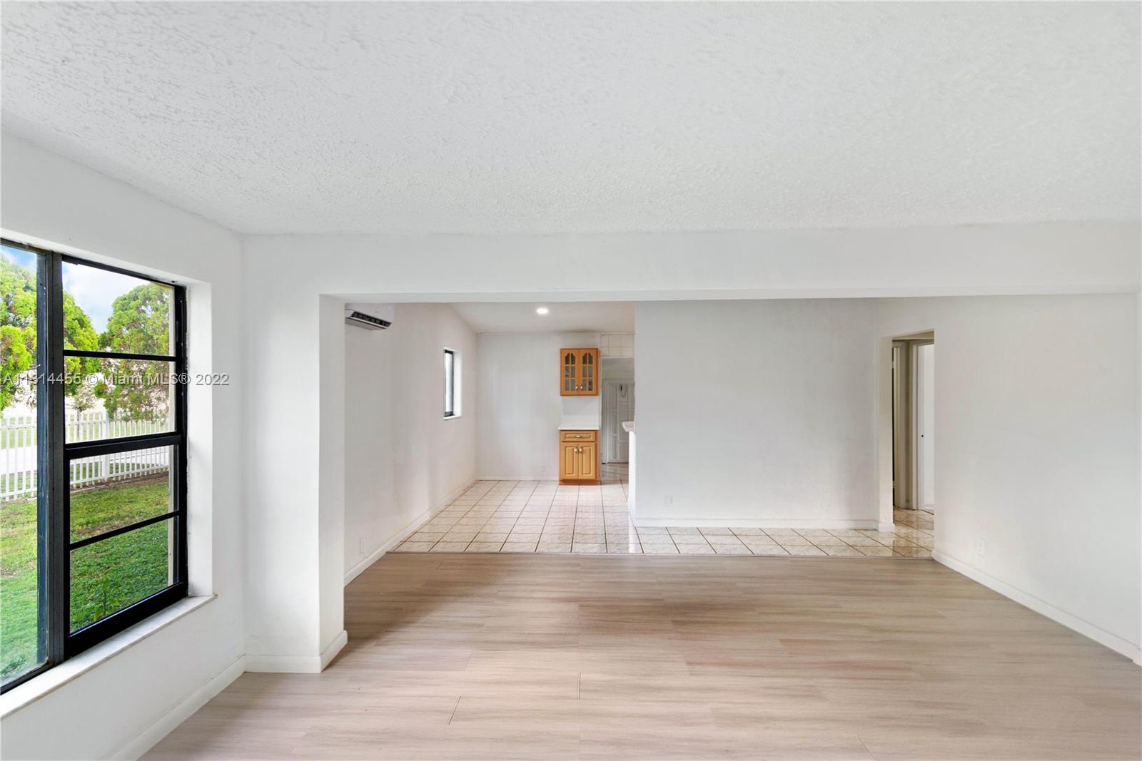 See details 3360 3 / 2 1620 sq. ft. $ 2023-01-23 0 Photo