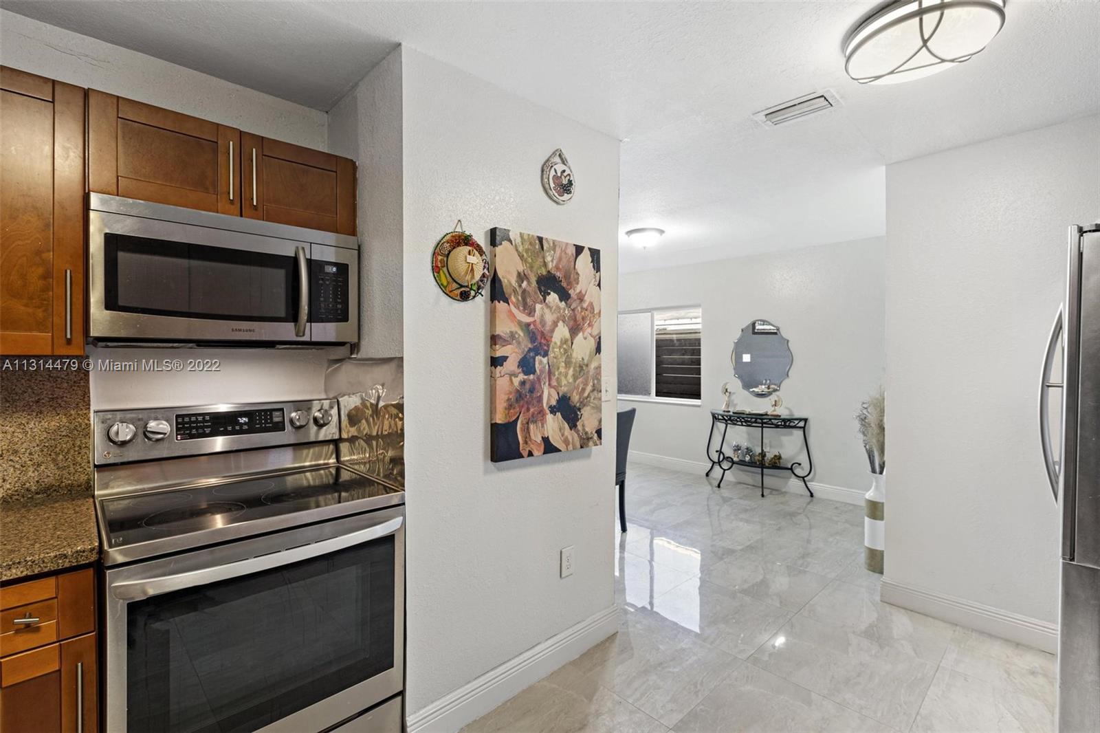See details / 2102 sq. ft. $ 2023-01-06 0 Photo