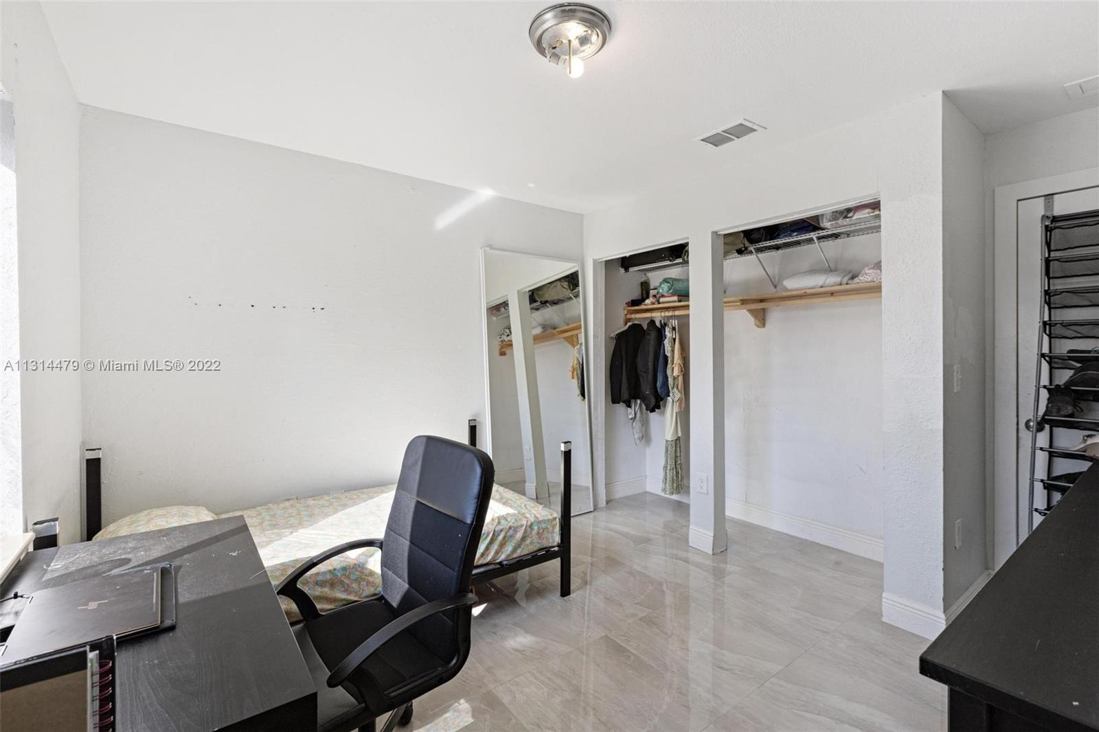 See details / 2102 sq. ft. $ 2023-01-06 0 Photo