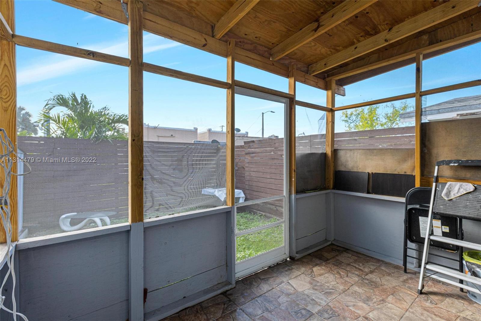 See details / 2102 sq. ft. $ 2023-01-06 0 Photo