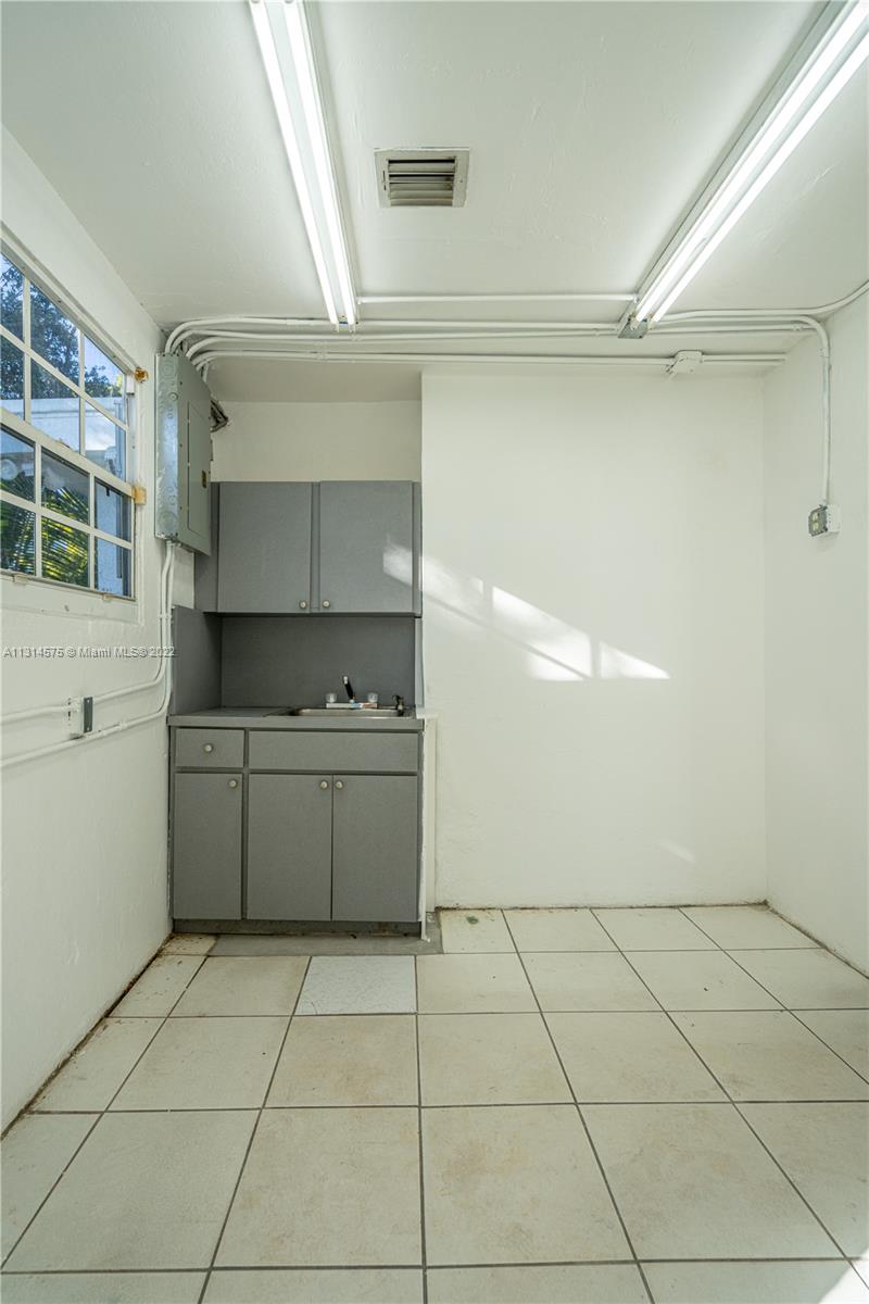 See details / sq. ft. $ 2022-12-12 0 Photo