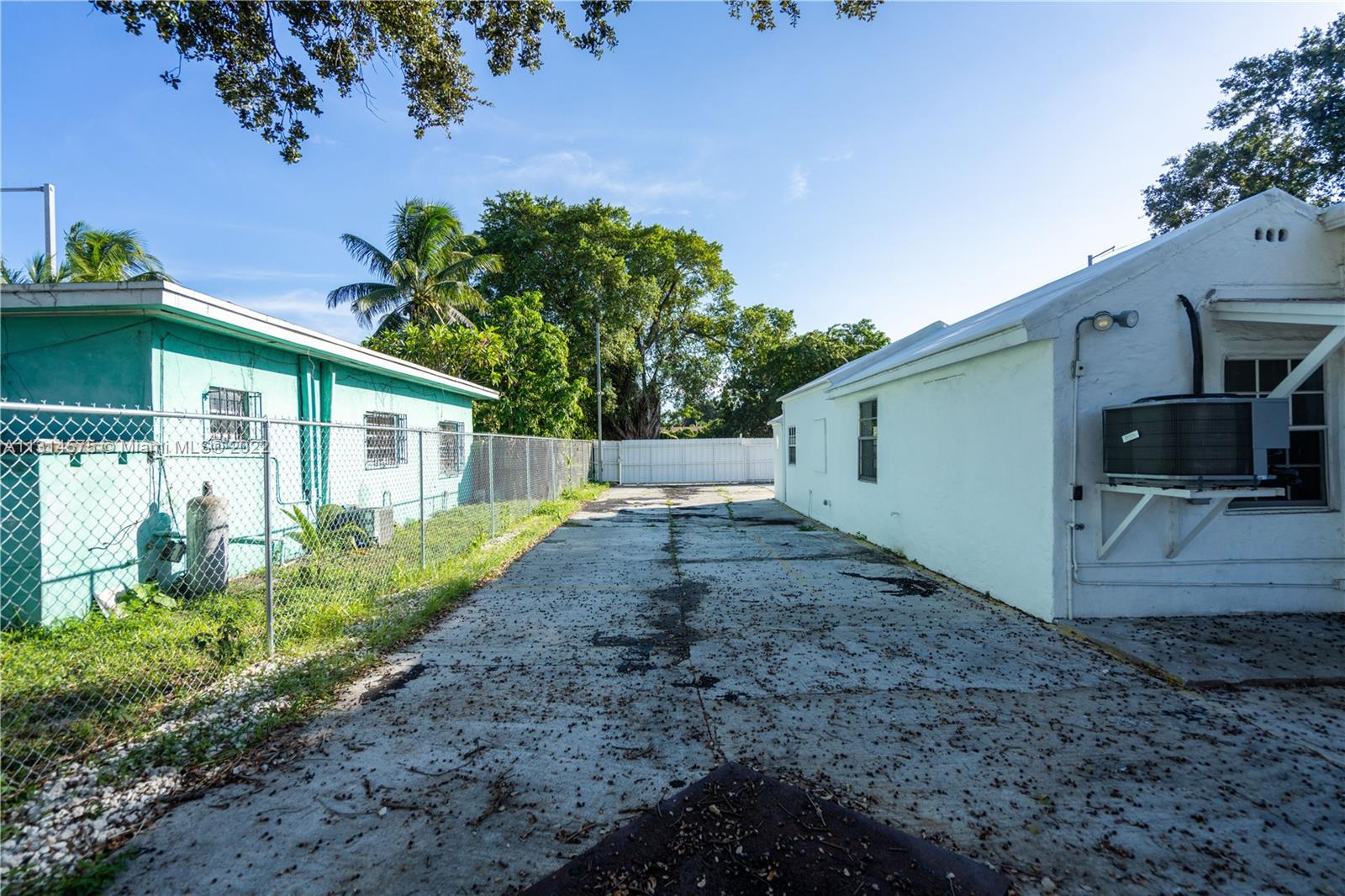 See details / sq. ft. $ 2022-12-12 0 Photo