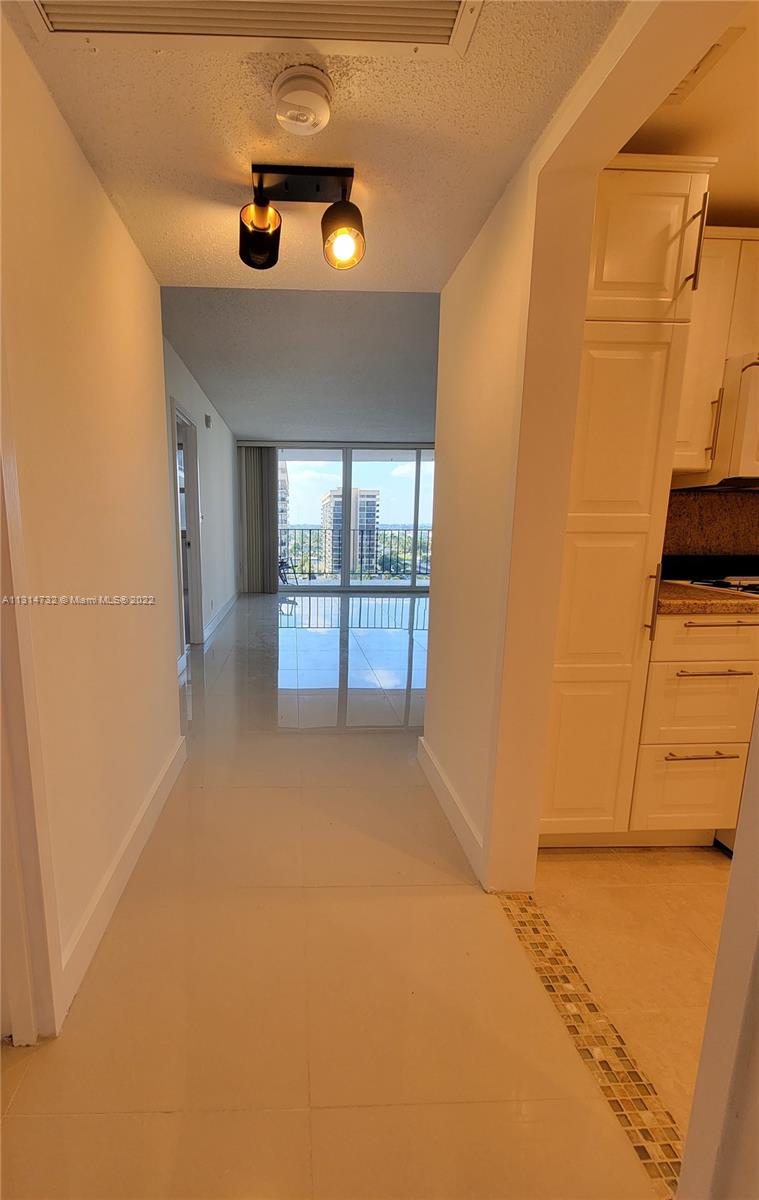 Photo of 2030 Ocean Dr #903, Hallandale Beach, Florida, 33009 - Hallway