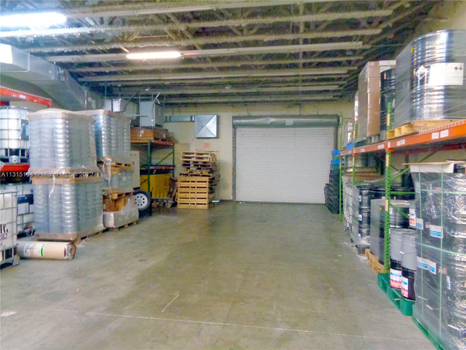 See details 101 & 101A / sq. ft. $ 2022-12-13 0 Photo