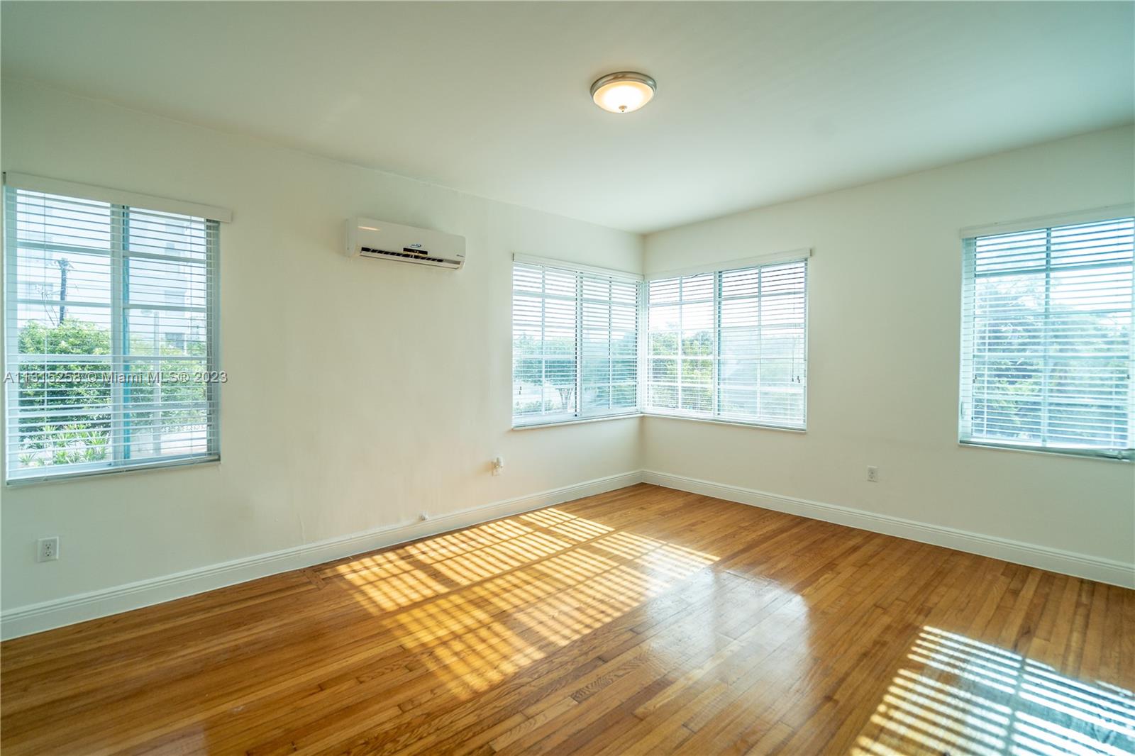 See details / sq. ft. $ 2022-12-13 0 Photo