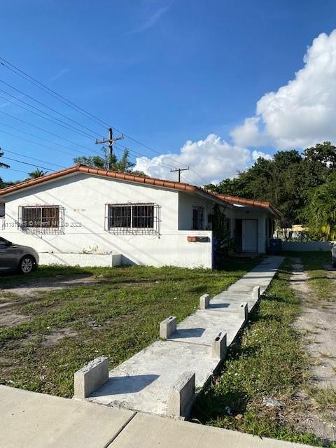 See details / 1746 sq. ft. $ 2022-12-13 0 Photo