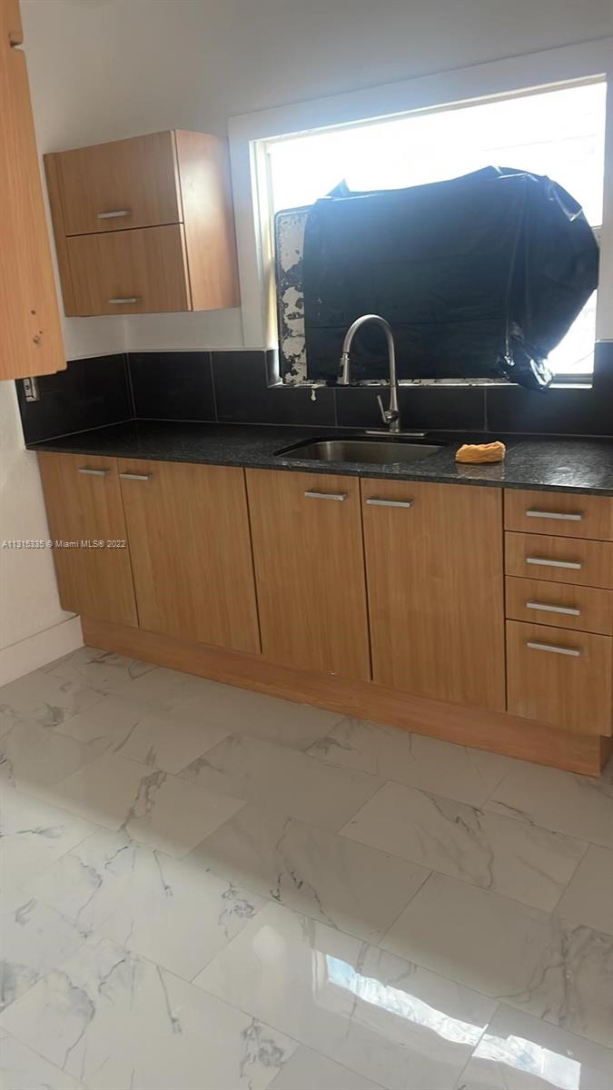 See details / 2189 sq. ft. $ 2022-12-14 0 Photo